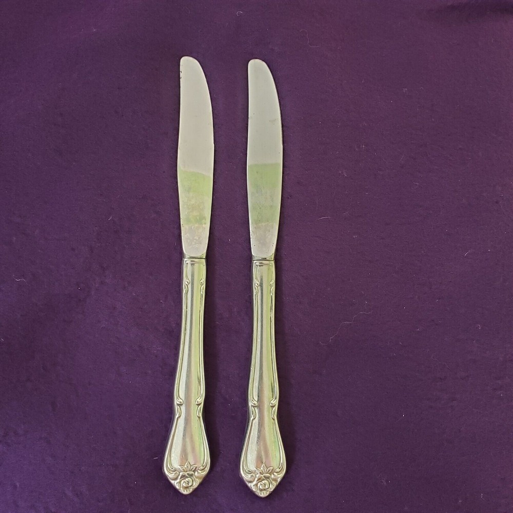2 Rogers Oneida Stainless Flatware Arbor Rose True Rose Dinner Knives